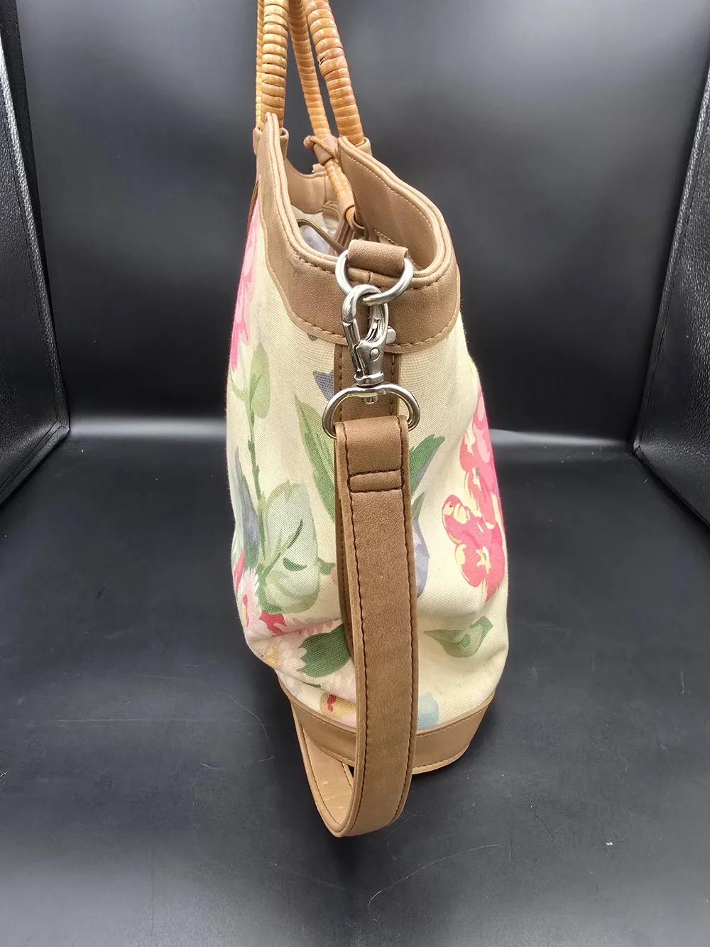 Fossil tote bold